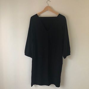 Women’s Black Gap dress with pockets